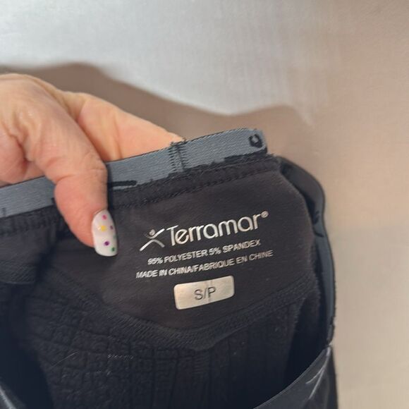 Terramar Kids Black Side Pocket Base Layer. Size Small. - Picture 7 of 7